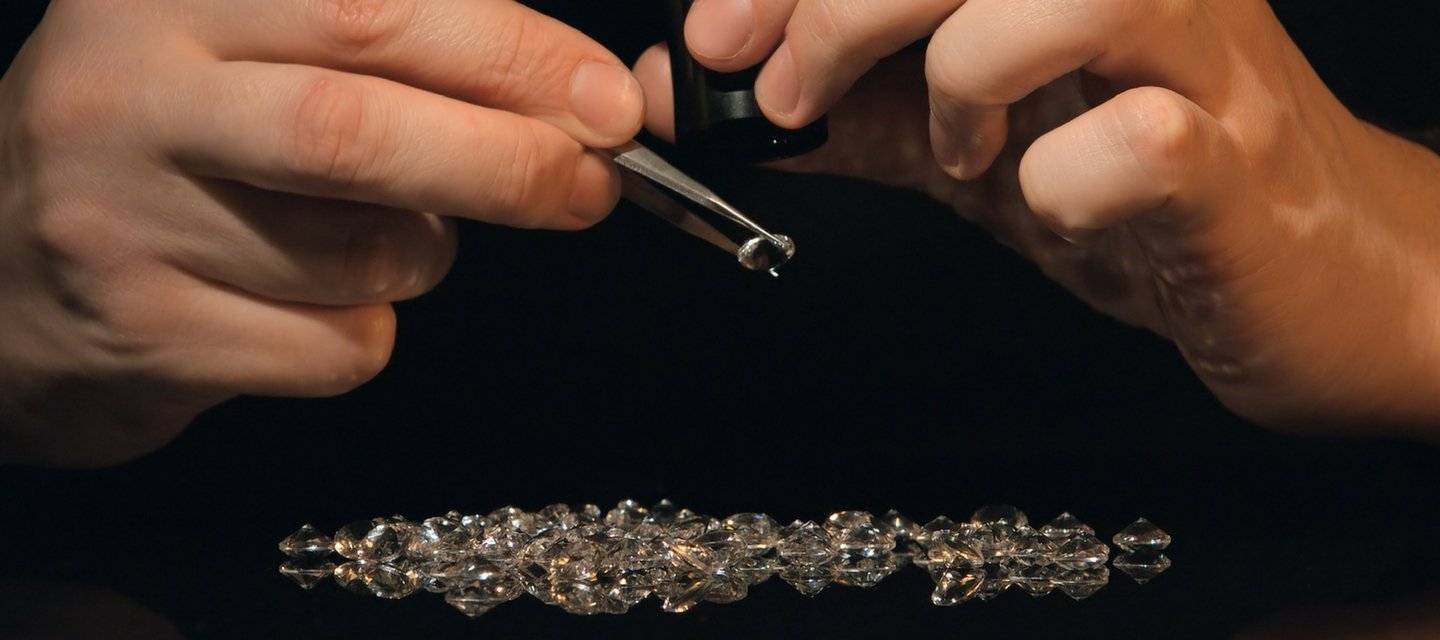 1 carat round cut certified diamonds being hand selected by expert