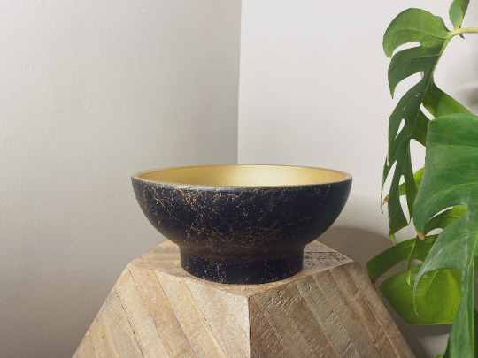Black bowl - gold marble